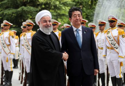 ايران واليابان تؤكدان على ضرورة التعاون لمكافحة كورونا