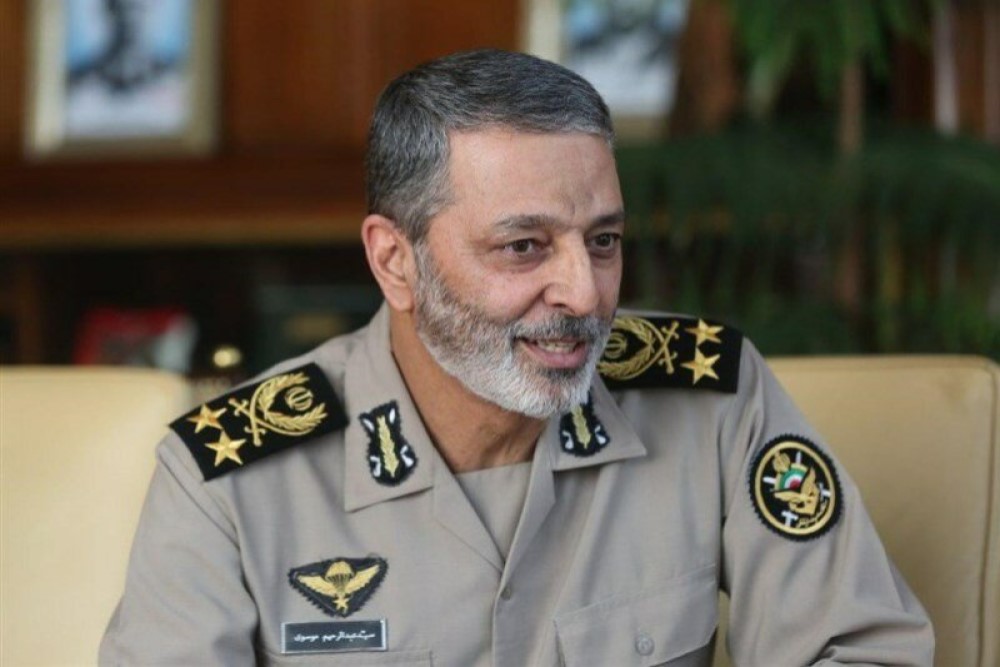 Army cmdr. congrats IRGC for successful launch of satellite ‘Noor-1’