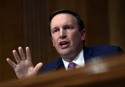 US Senator Renews Call on Trump to Ease Iran Sanctions