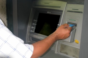 آشنایی با انواع روش های سرقت از عابر بانک