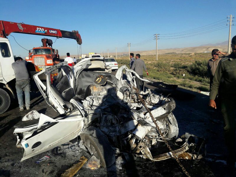 تصادف خونین یک دستگاه کامیون با خودروی رانا در محور تبریز- ارومیه+تصاویر