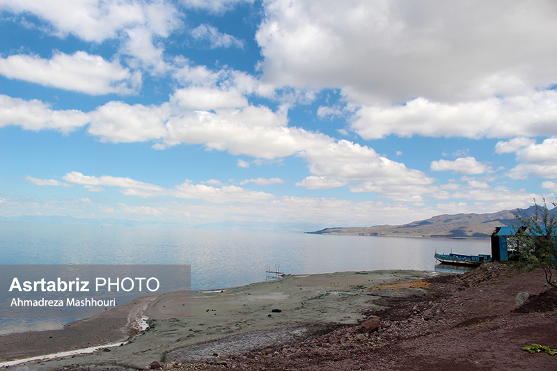 دریاچه ارومیه روسفید شد