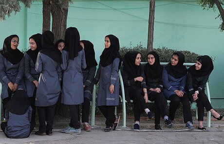 آموزش «حقوق» و توزیع بسته‌های ‌بهداشتی به دختران از اول مهر