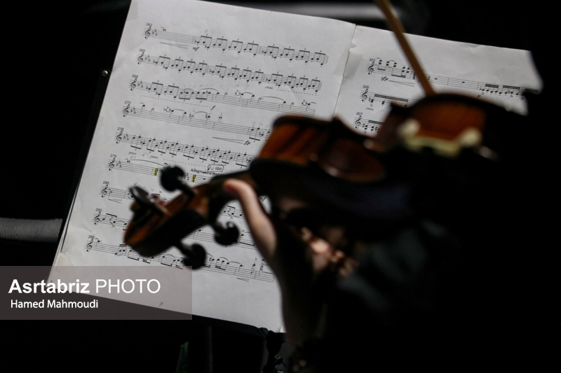 کنسرت «ارکستر هنگام» در تالار پتروشیمی تبریز