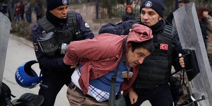 موج تازه دستگیری‌ها در ترکیه/ ۶۰۰ مظنون ارتباط با گولن دستگیر شدند