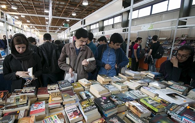 نمایشگاه کتاب تبریز با حضور وزیر ارشاد گشایش یافت