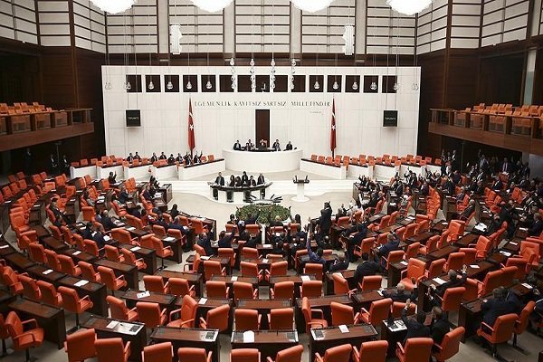 پارلمان ترکیه تأیید نسل کشی ارامنه را محکوم کرد