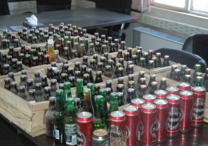 کشف ۱۲۰۰ بطری مشروبات الکلی خارجی در عجب‌شیر