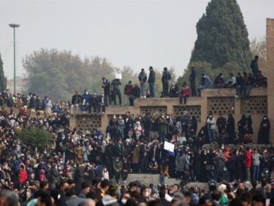 تجمع نجیبانه مردم اصفهان در اعتراض به خشکی زاینده‌رود