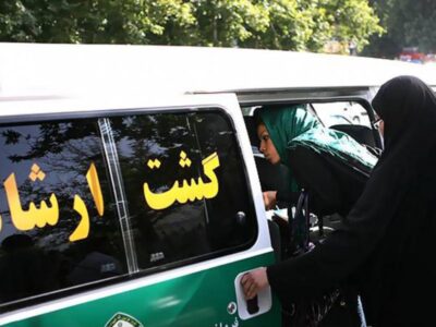 تحقیر و هل‌دادن نه در شأن زنان ایران‌اسلامی است و نه شایسته عنوان نیروی انتظامی