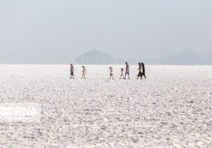 دریاچه ارومیه هنوز کامل خشک نشده!