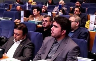 اهدای نشان عالی مدیر سال به مدیر مجتمع مس سونگون