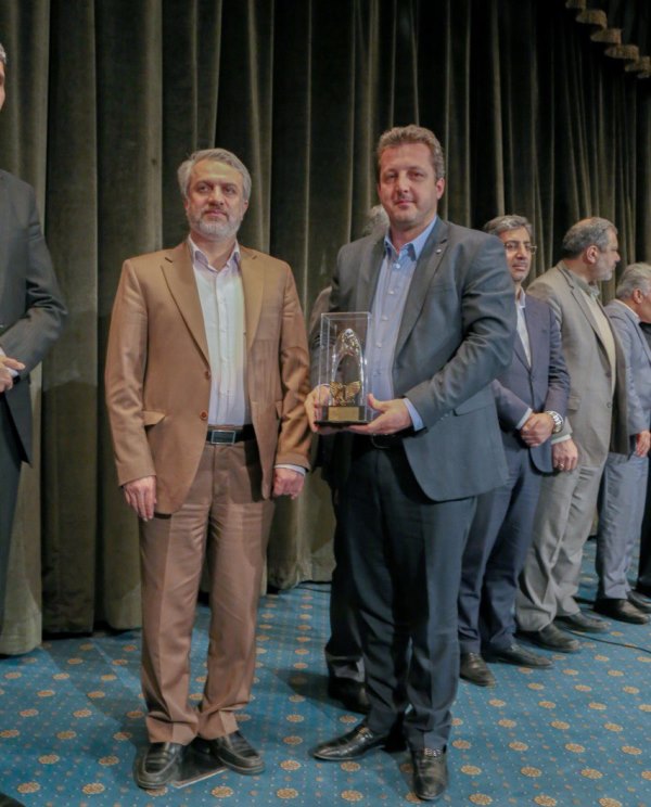 اکبر بناء معتقد