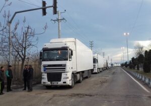 معطلی ۱۷ روزه کامیون‌ها در مرز ایران و آذربایجان