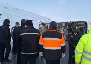 واژگونی اتوبوس با ۱۳ مصدوم در جاده اهرـ کلیبر