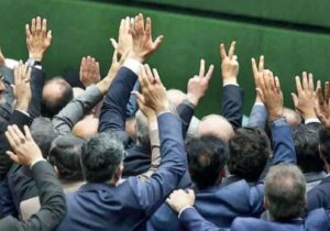 چرا تندروها در برابر فساد چای دبش و پسر و عروس صدیقی ساکتند؟