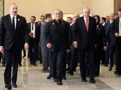 برخاستن پزشکیان هنگام ورود علی اف، ادب بی موقع بود