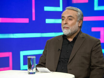این مقایسه های سطحی و تحریک آمیز، جدل کودکانه و ضد انسجام ملی است