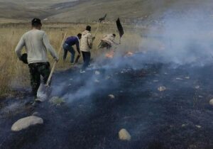 مهار حریق در منطقه ایشیقلو شهرستان ورزقان
