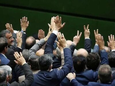 آقایان مسئول مرز خود را با تُندروها روشن کنید