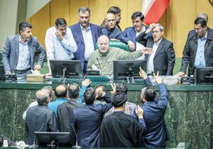 اکثریت نمایندگان با طرح‌های چندفوریتی پس از جنگ ۱۲ روزه توسط تندروها همراهی نکردند