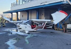 حادثه در فرودگاه تبریز؛ برخورد هواپیمای سبک با یک ساختمان