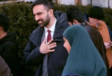 ذوق زده نشوید؛ ساختار امریکا به هم نریخته؛ او با حمایت اوباما پیروز شده