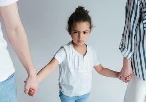 داستان زندگی میان دو خانه