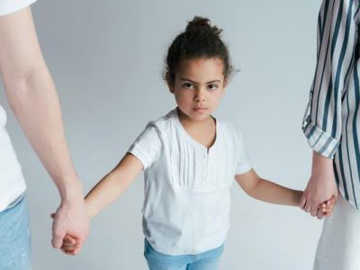 داستان زندگی میان دو خانه