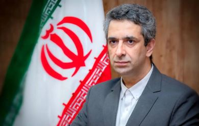 نقد گذشته لازم است اما به شرط ادب