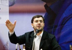 حتی یک تجربه کار اقتصادی ندارد و برای مملکت نسخه می پیچد