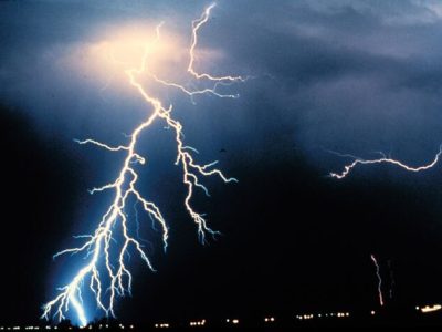 صدای مهیب شنیده شده در تبریز، رعد و برق است