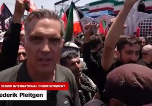 گزارش زنده شبکه خبری CNN آمریکا از مراسم تشییع رهبر شهید ایران