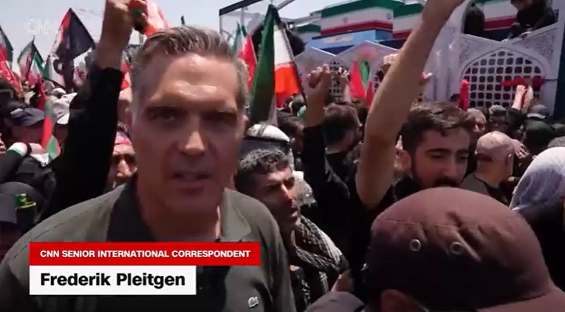 گزارش زنده شبکه خبری CNN آمریکا از مراسم تشییع رهبر شهید ایران