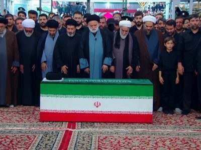 ویدئوی کامل اقامه‌ نماز بر پیکر آقای شهید ایران در حرم مطهر رضوی