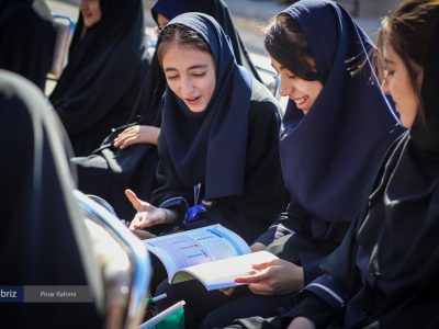 آیین نواختن زنگ مهر در دبیرستان شاهد شهید هادی تبریز