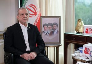 تنگه هرمز باز خواهد شد به شرط آنکه آمریکا دست از محاصره و تجاوز بردارد