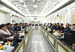 بررسی ظرفیت سازندگان و قطعه‌سازان آذربایجان شرقی برای تأمین نیازهای پتروشیمی تبریز