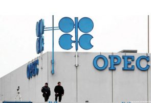 Kritik OPEC-Rusya toplantısı ertelendi