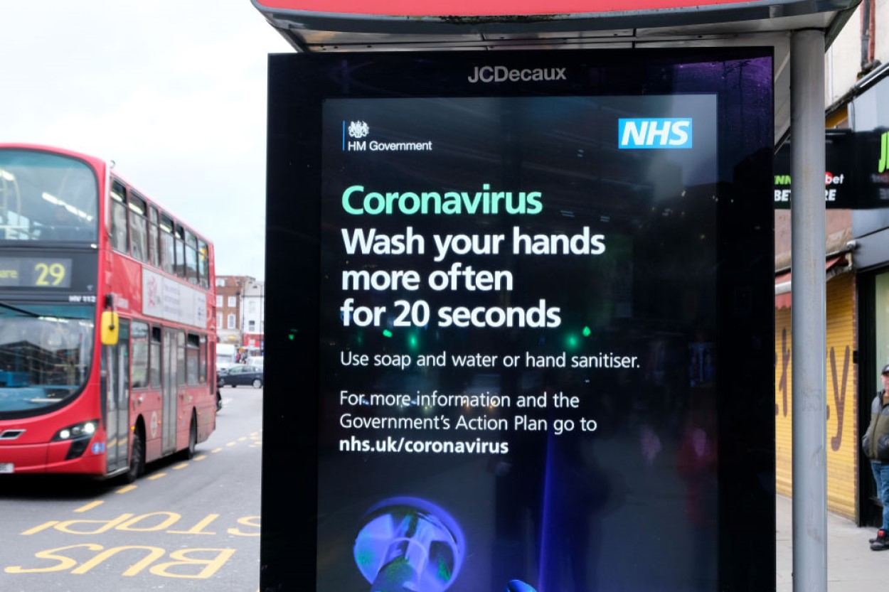 İngiltere’de koronavirüs nedeniyle 439 kişi hayatını kaybetti